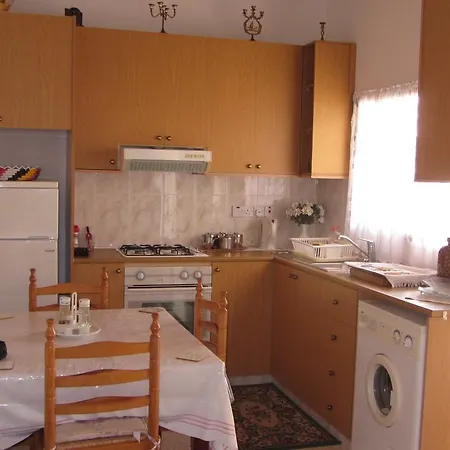Village House * Pissouri
